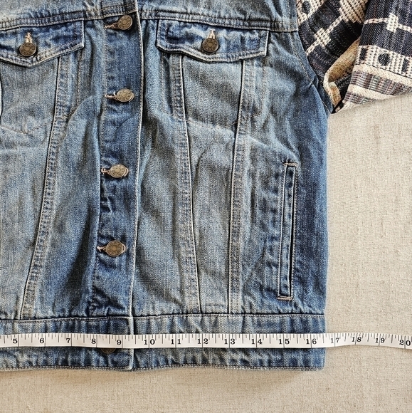 BDG Southwestern Womens Faded Denim Jean Jacket Size Medium - Picture 12 of 16